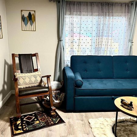 Log House In Heart Of Anchorage Apartment Ngoại thất bức ảnh